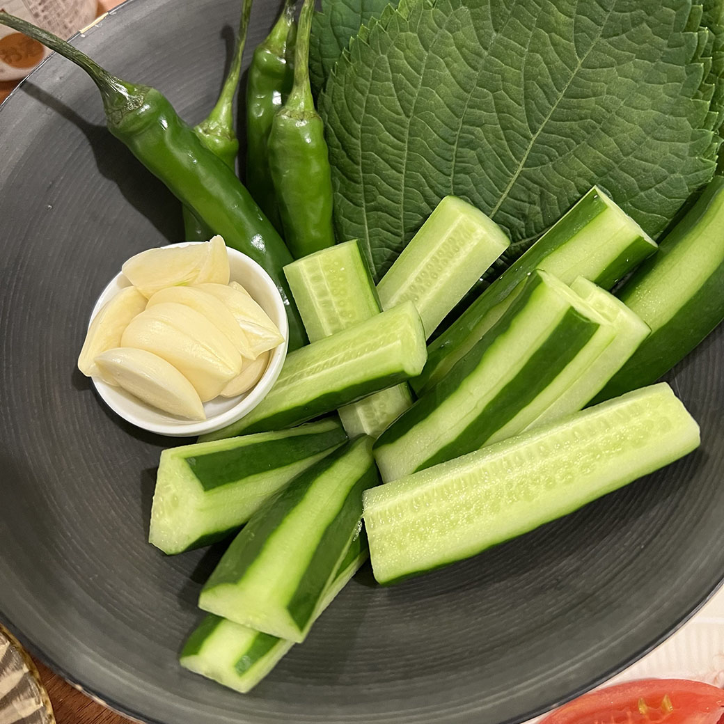 アンガ食品青唐辛子やえごまの葉